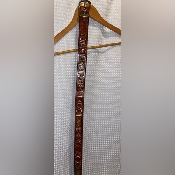 Women’s PIERO brown with hand painted carved Ethnic patterns leather belt Sz 32 - Picture 10 of 15